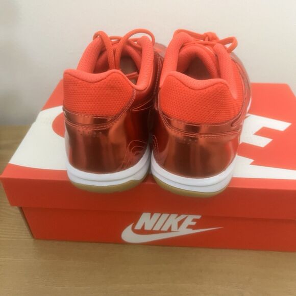 Size 11 Nike Gato LV8 Light Crimson Red White Gum Men IB3566-600 New Soccer Shoe